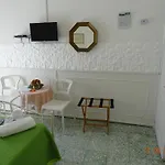 Bed & Breakfast B&B Mareggiata 4*