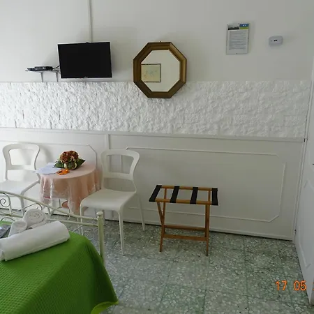 Bed & Breakfast Mareggiata 4*